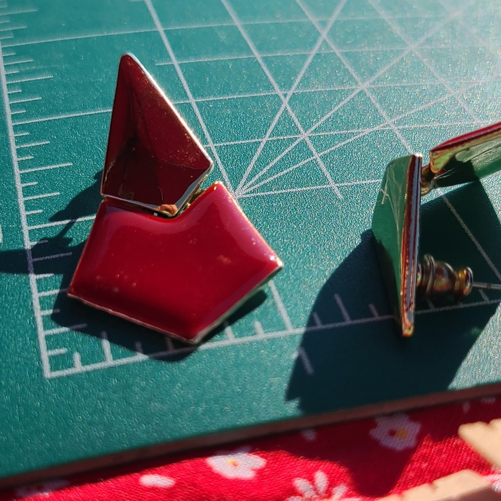 Elegant Red and Gold Geometric Earrings - Picture 7 of 9